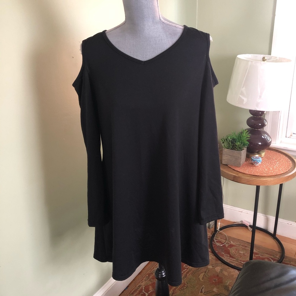 V-neck cold shoulder mini dress